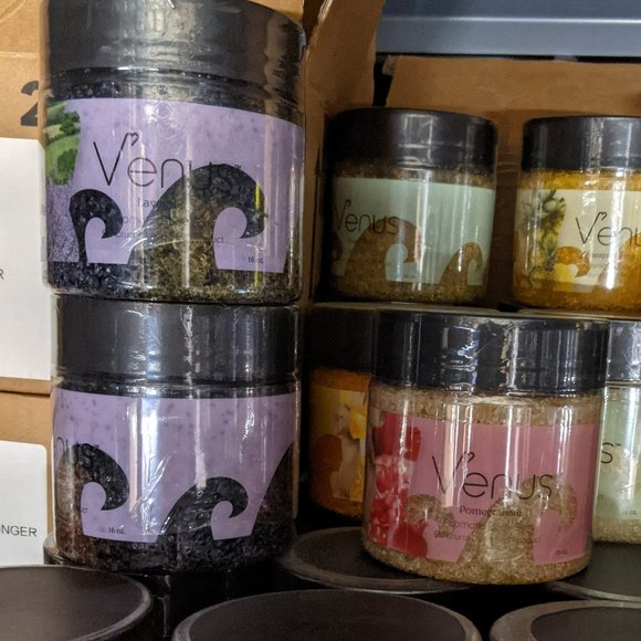 TWO Venus bath salts NEW - Picture 3 of 3